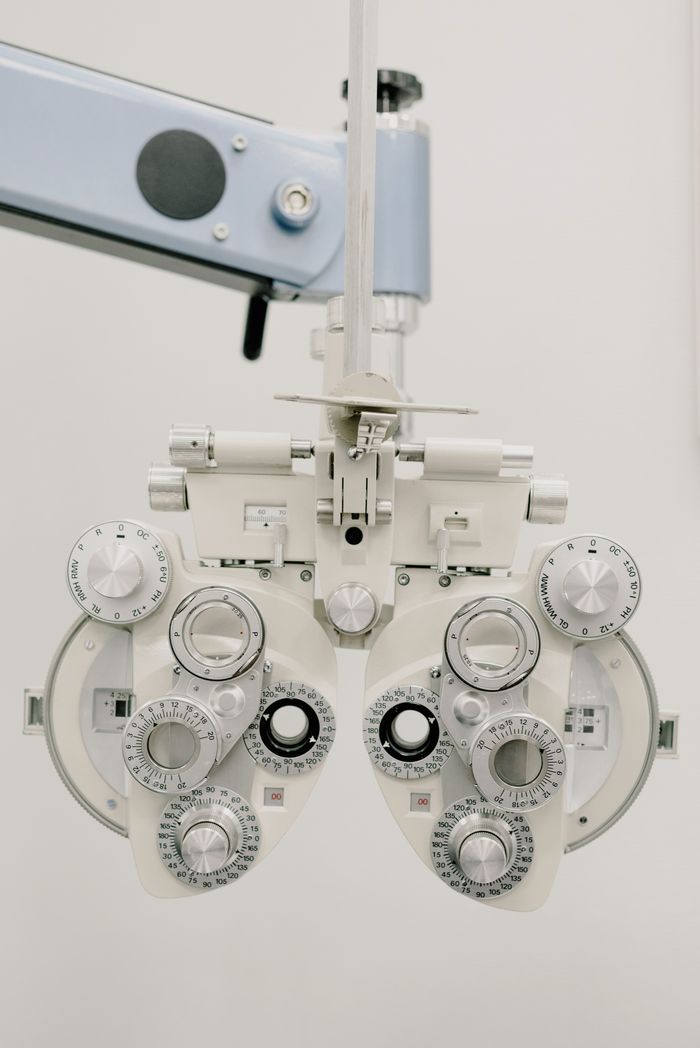 Oculista per distacco retina a Livorno